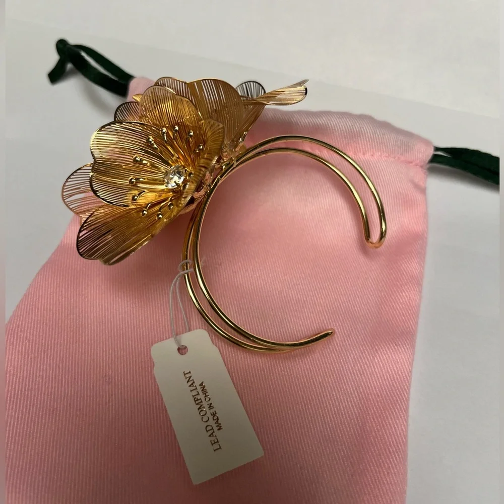 NWT ⚜️👑⚜️ Piper K  Accessories Crystal Flower Filigree Cuff Bracelet - Picture 7 of 11